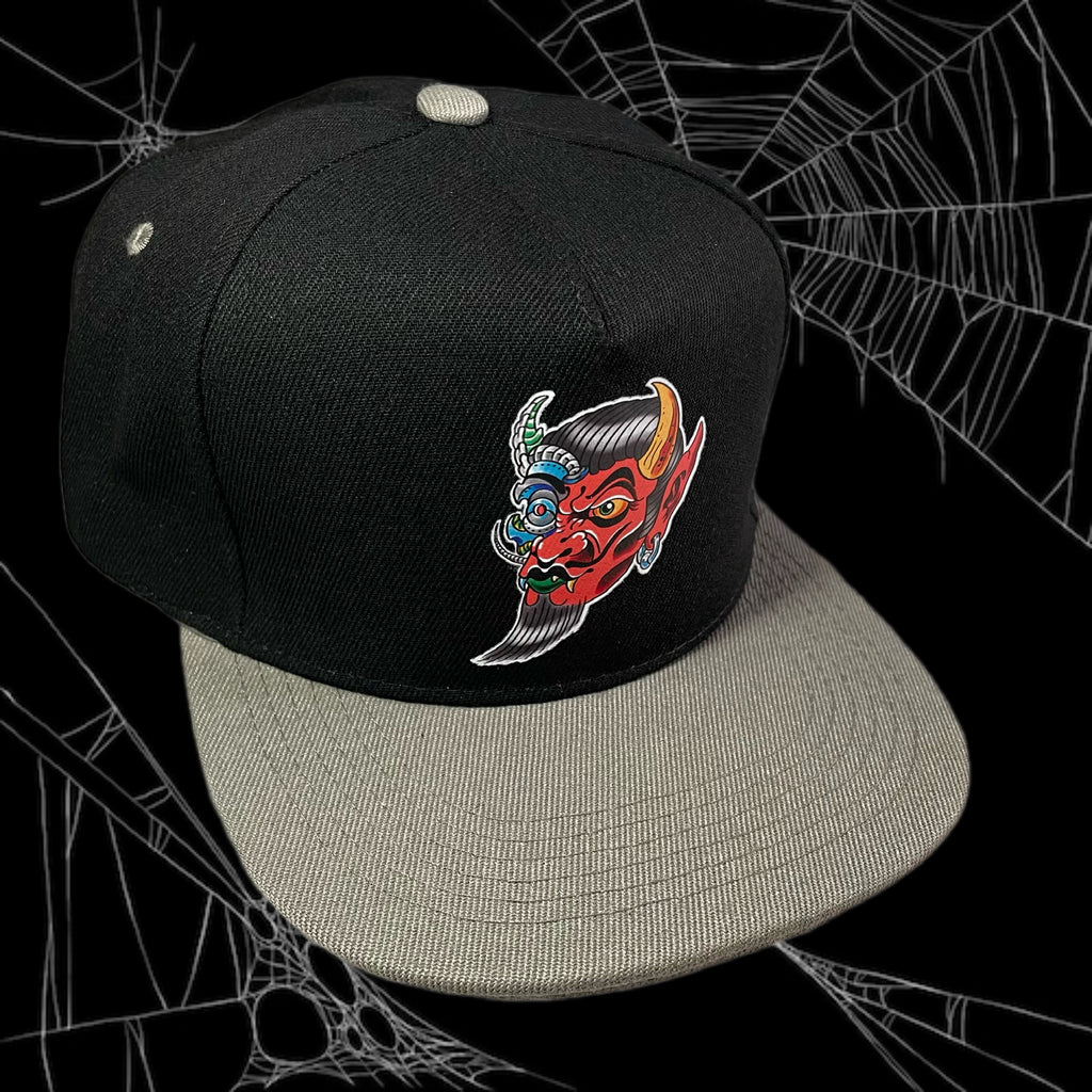 Gorra Jockey visera plana gris, modelo CYBORG DEVIL color negro